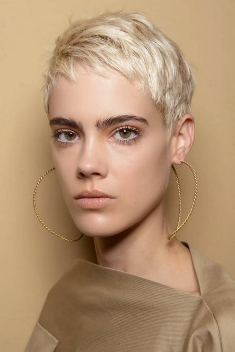 Trendy fryzury wiosna lato 2018