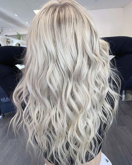 Blond fryzury 2021