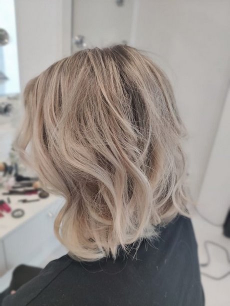 Modny blond lato 2022