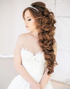 Fryzury ślubne długie włosy loki