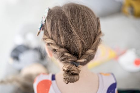 Jak się robi fryzury dla dziewczynek