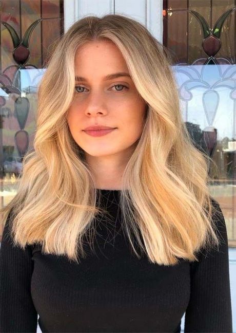 Blond krótkie włosy 2021
