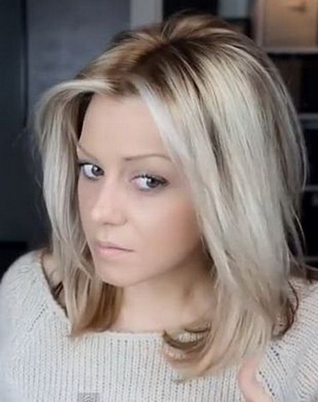 Cienkie blond włosy