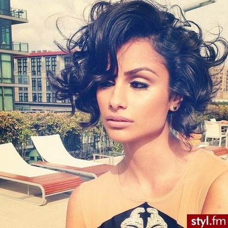 Fale krótkie włosy