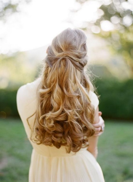 Fryzury na wesele długie włosy rozpuszczone