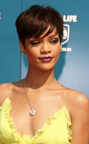Rihanna fryzury krótkie