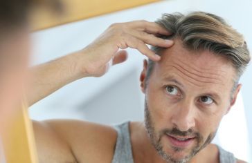 Fryzury męskie dla rzadkich włosów
