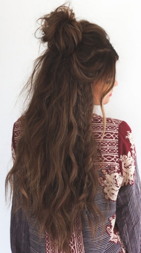 Długie rozpuszczone włosy
