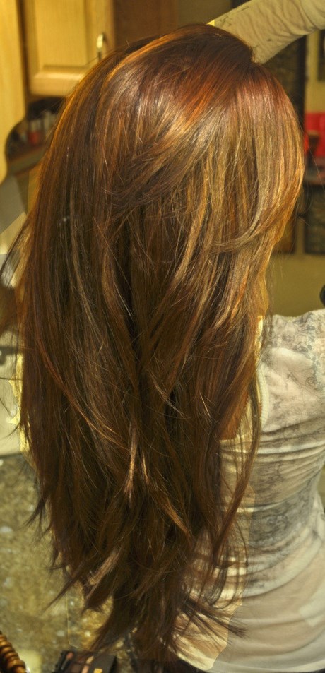 Cieniowane włosy długie