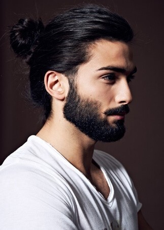 Układanie włosów męskich długich